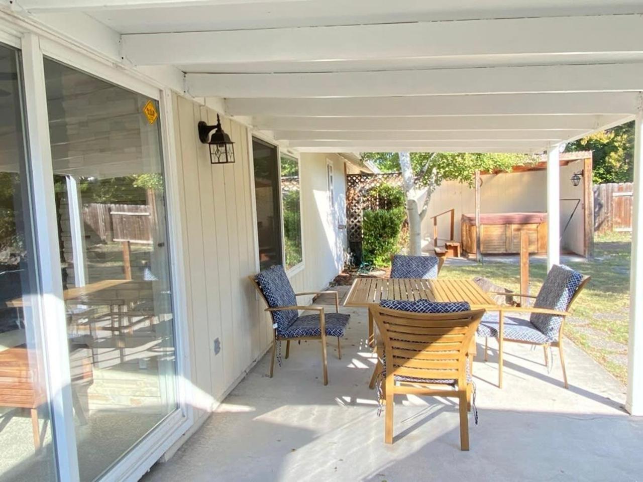 Hot Tub! King Bed-Firepitt-Near Airport& Freeway Villa Medford Exterior foto