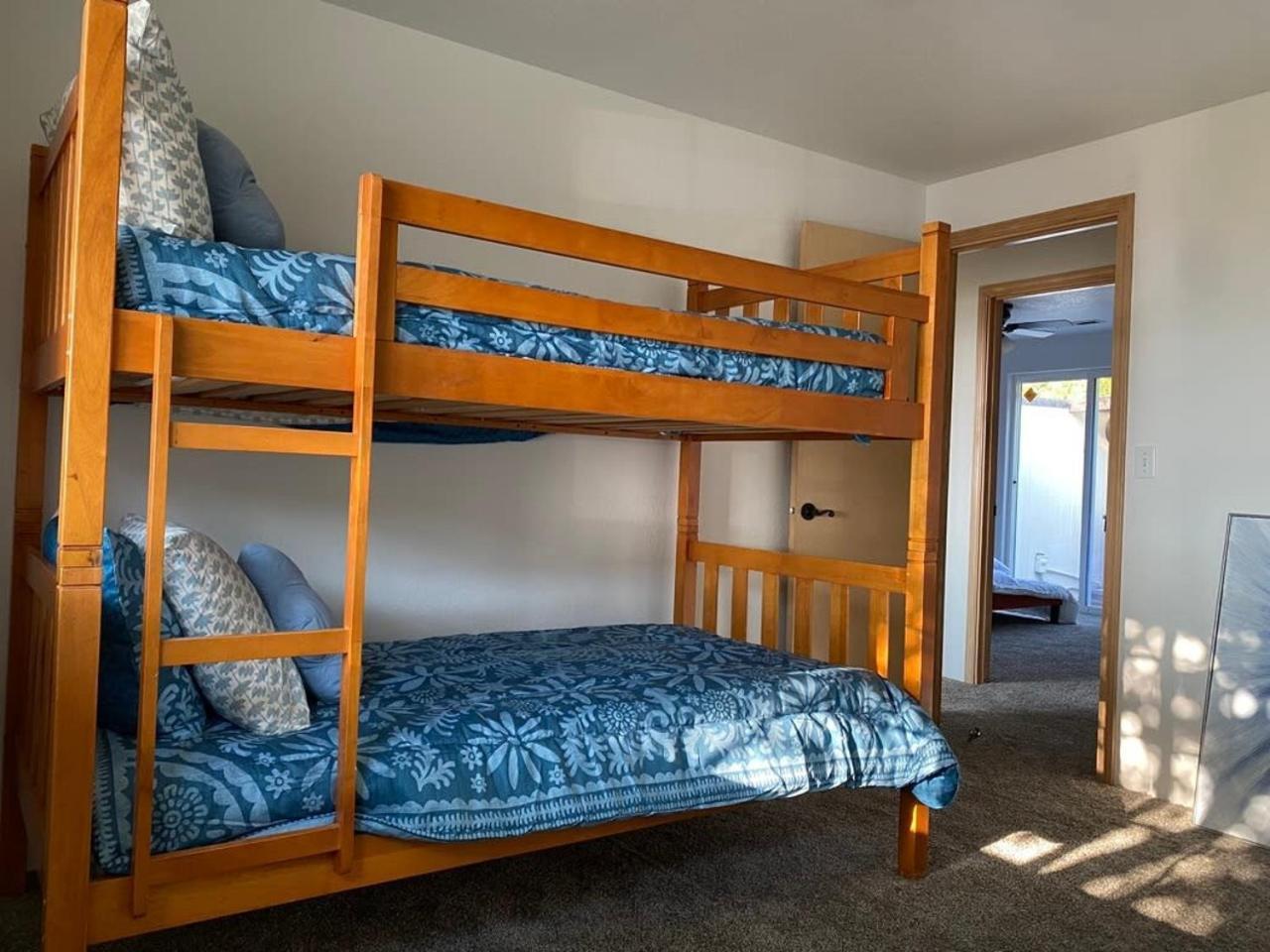 Hot Tub! King Bed-Firepitt-Near Airport& Freeway Villa Medford Exterior foto