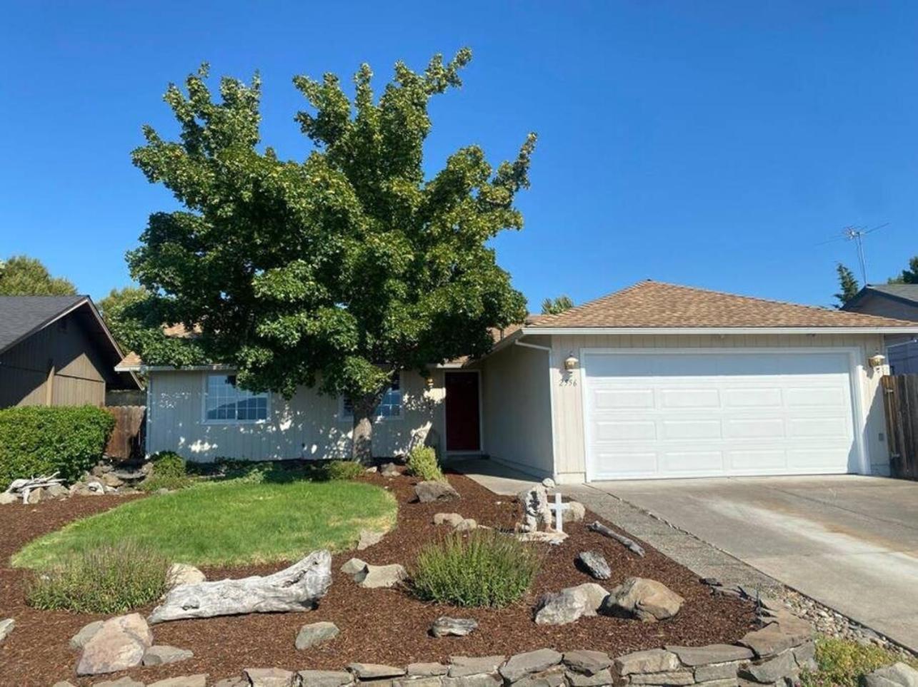 Hot Tub! King Bed-Firepitt-Near Airport& Freeway Villa Medford Exterior foto