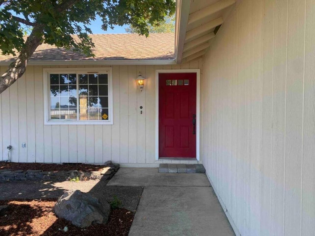 Hot Tub! King Bed-Firepitt-Near Airport& Freeway Villa Medford Exterior foto